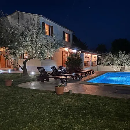 Villa Braidizza With Pool For 7 Guests Near Sea *