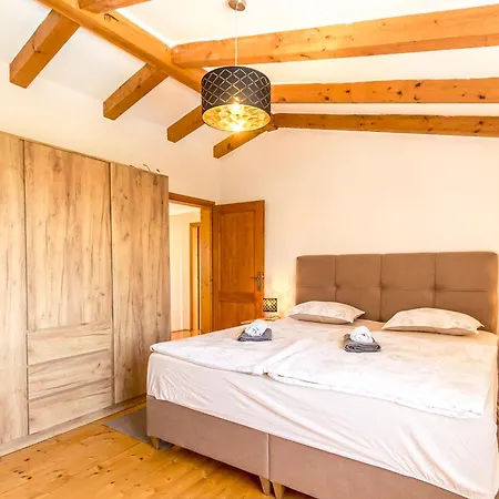 Braidizza With Pool For 7 Guests Near Sea *