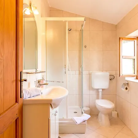 Braidizza With Pool For 7 Guests Near Sea Villa *