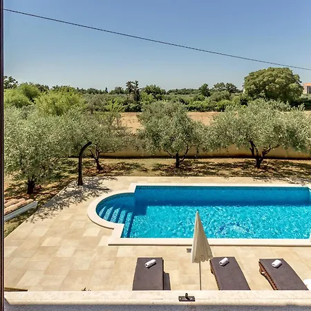 Braidizza With Pool For 7 Guests Near Sea * Kavran