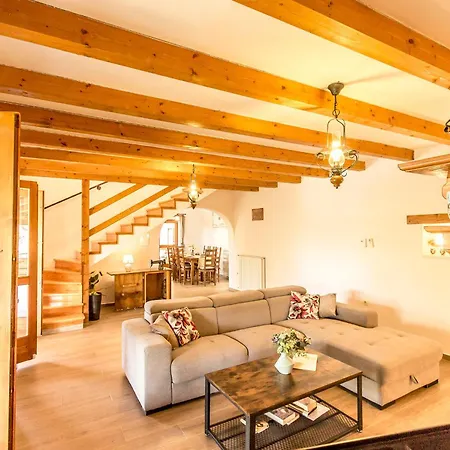 Braidizza With Pool For 7 Guests Near Sea Villa