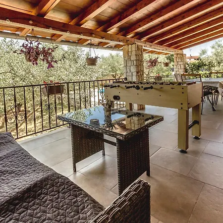 Braidizza With Pool For 7 Guests Near Sea *